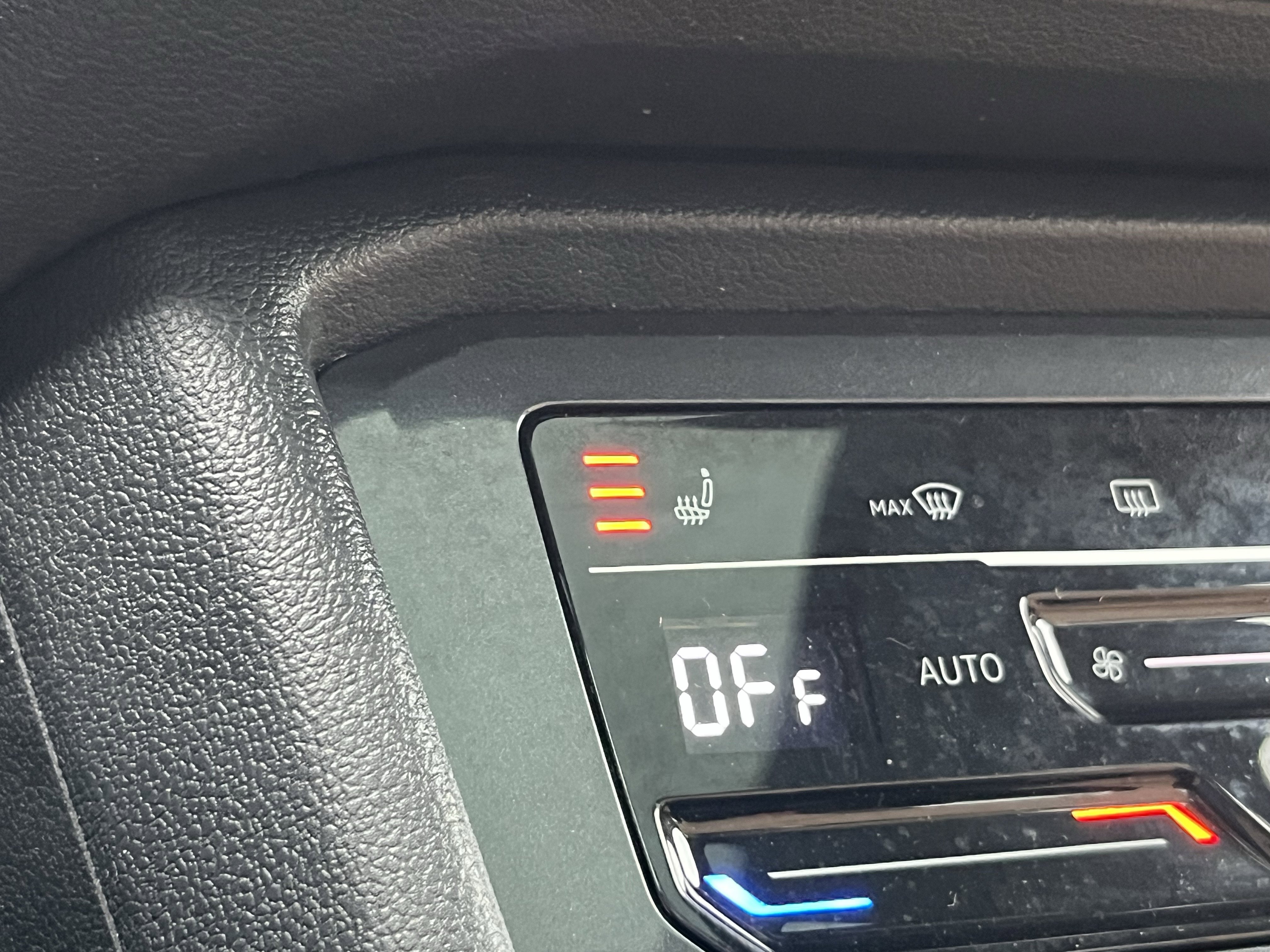 Used 2022 Volkswagen Tiguan SE AWD/4WD image 32