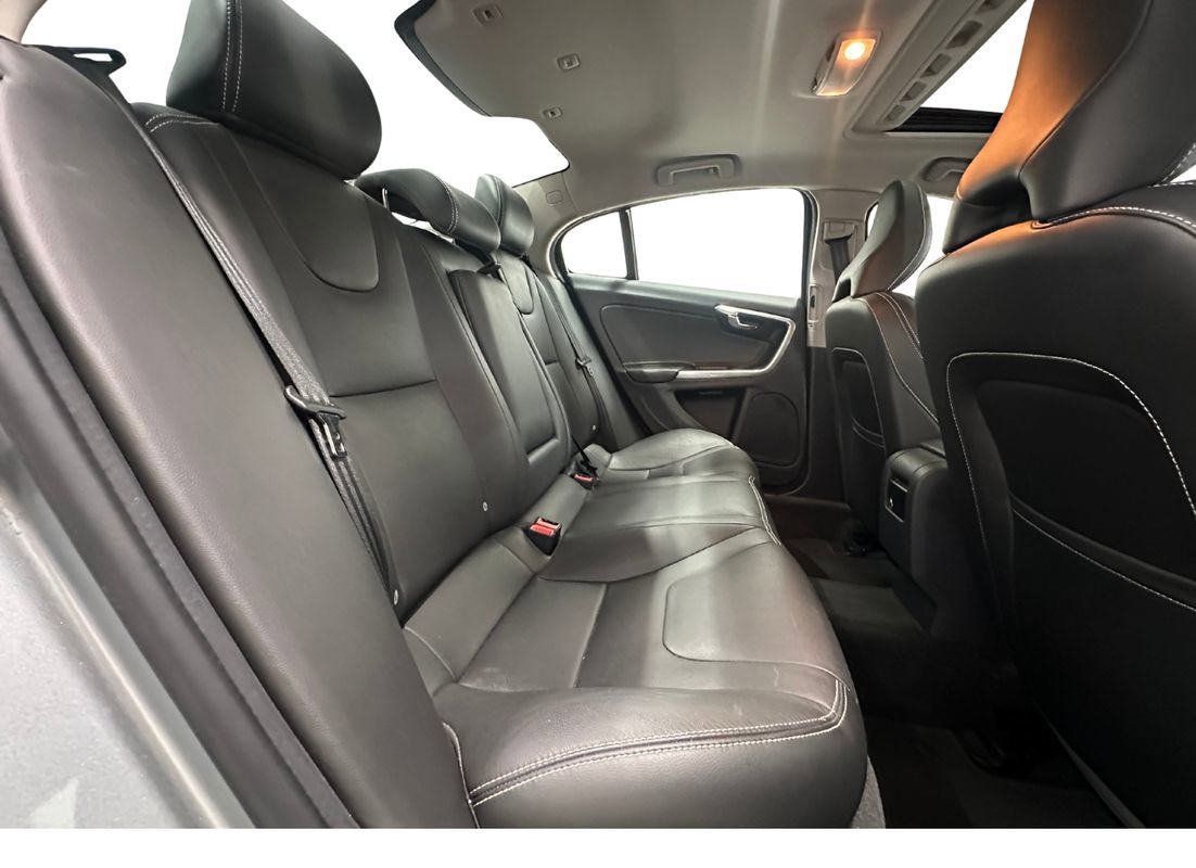 Used 2018 Volvo S60 T5 Dynamic w/ Vision Package image 17