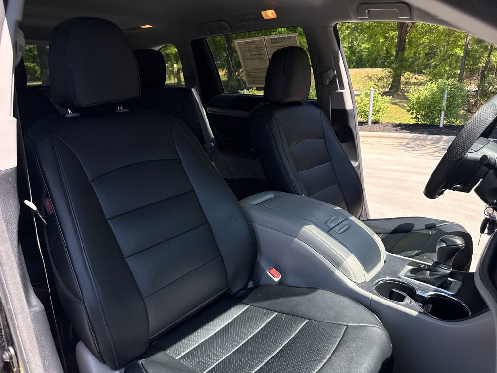 Used 2018 Toyota Highlander Plus AWD/4WD image 34