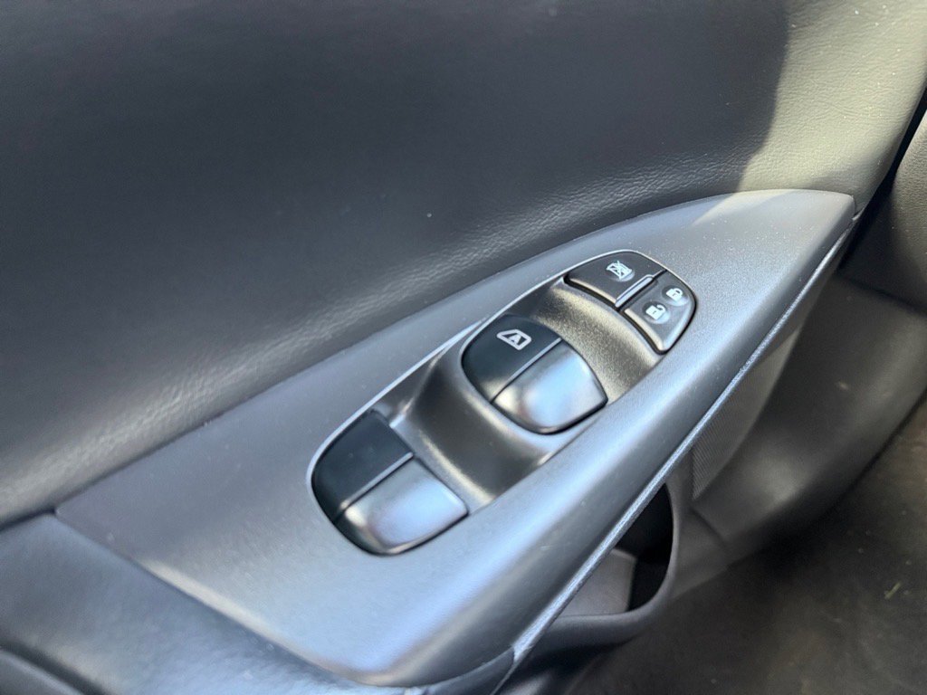 Used 2017 Nissan Sentra SL w/ SL Premium Technology Package image 19