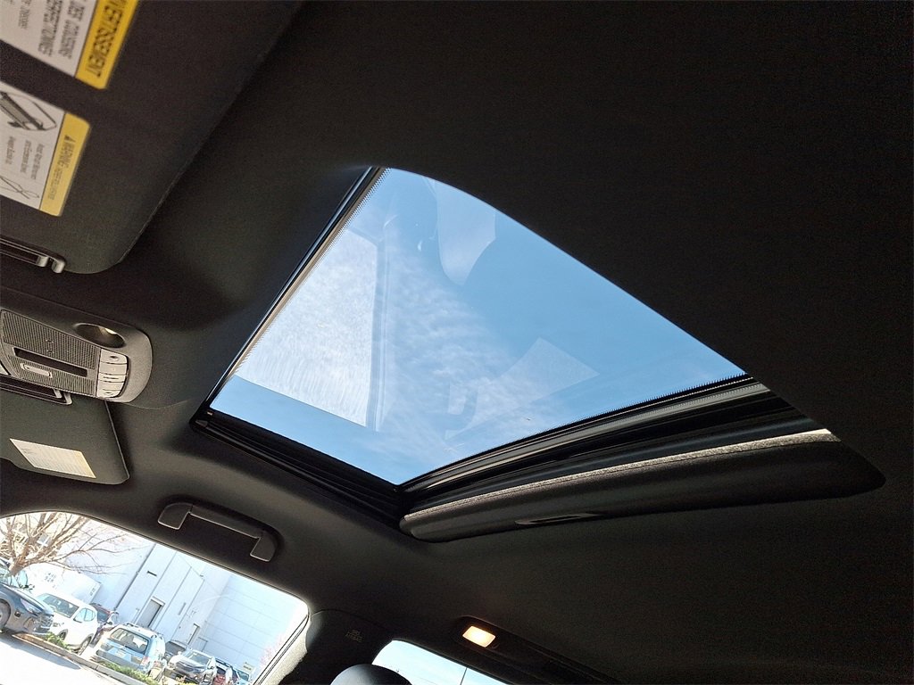 Used 2023 Nissan Armada SL w/ Midnight Edition Package image 13