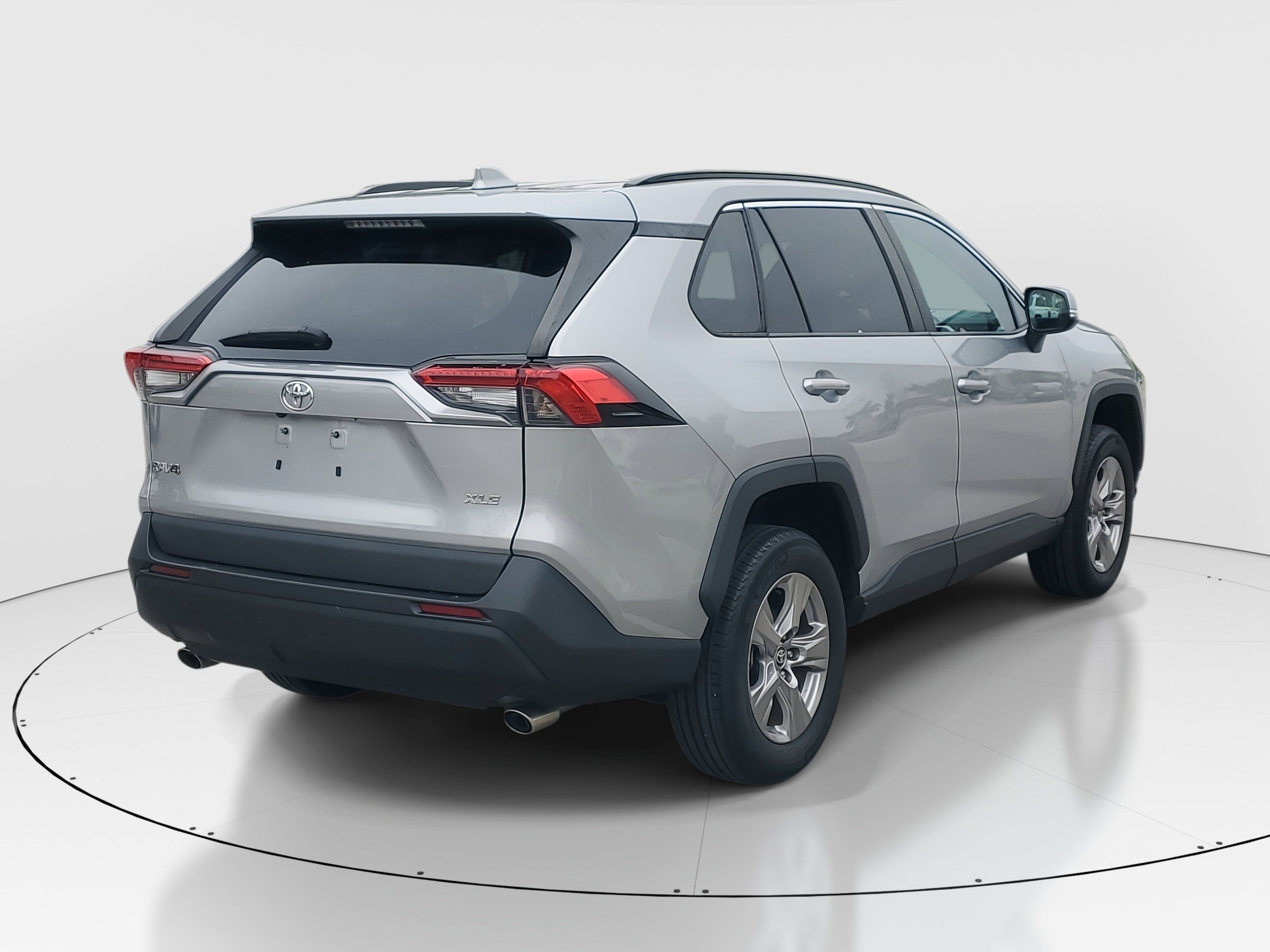 Certified 2022 Toyota RAV4 XLE w/ Convenience Package image 3