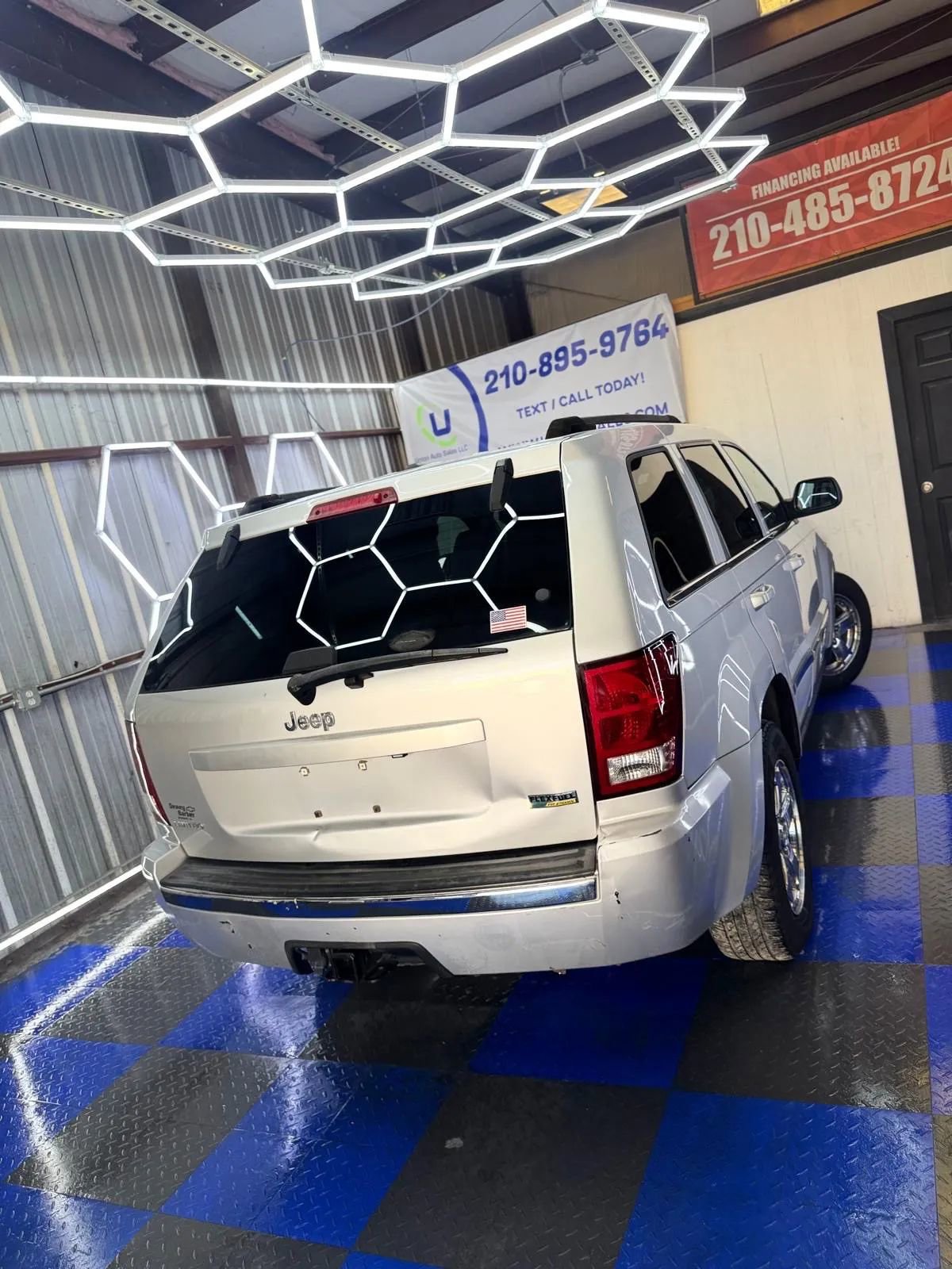 Used 2007 Jeep Grand Cherokee Limited image 24