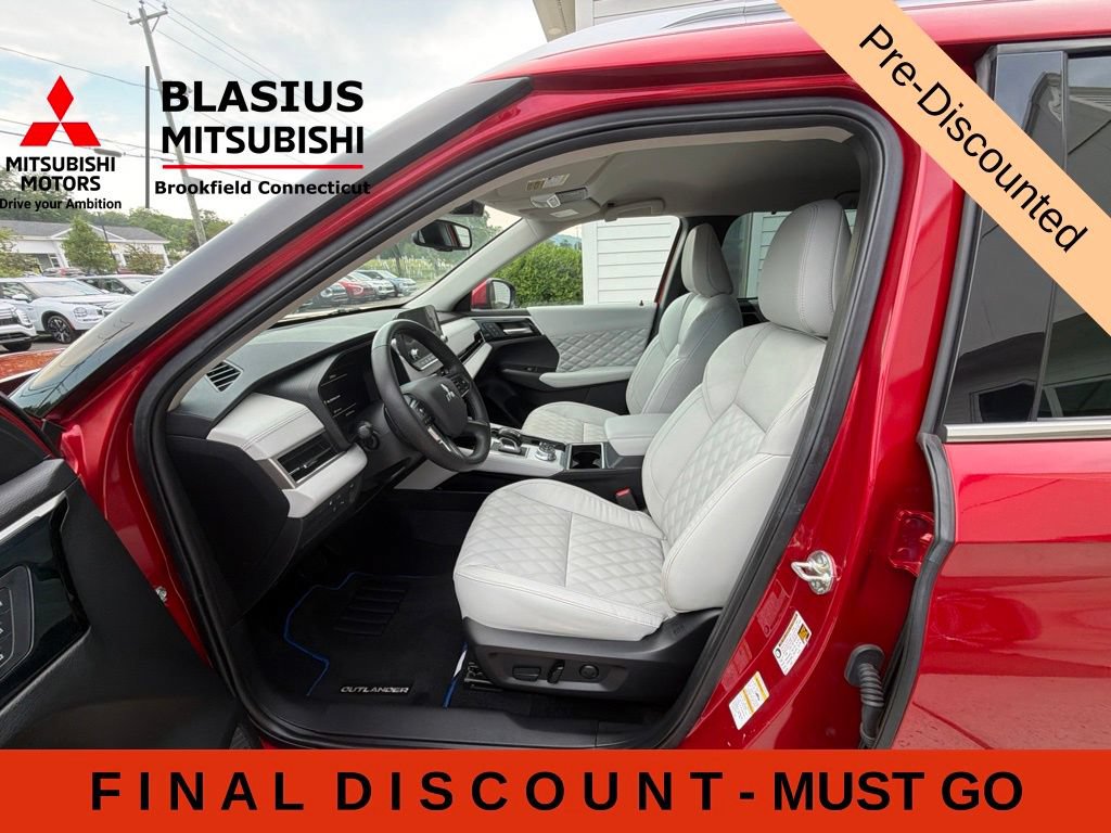Used 2023 Mitsubishi Outlander SEL AWD/4WD image 26