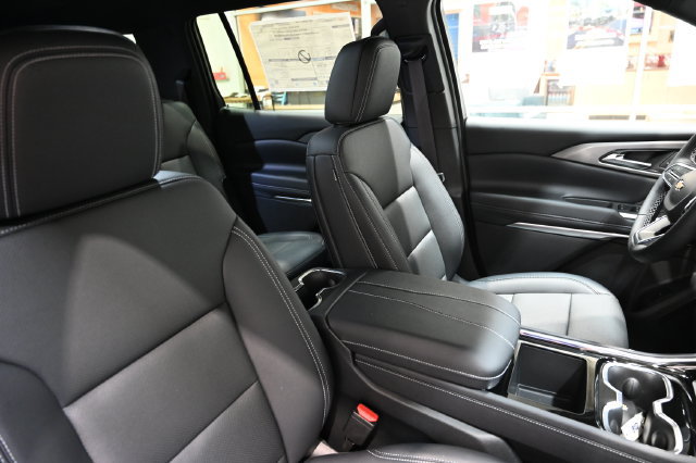 New 2027 Chevrolet Traverse LT w/ Driver Confidence Package FWD image 8