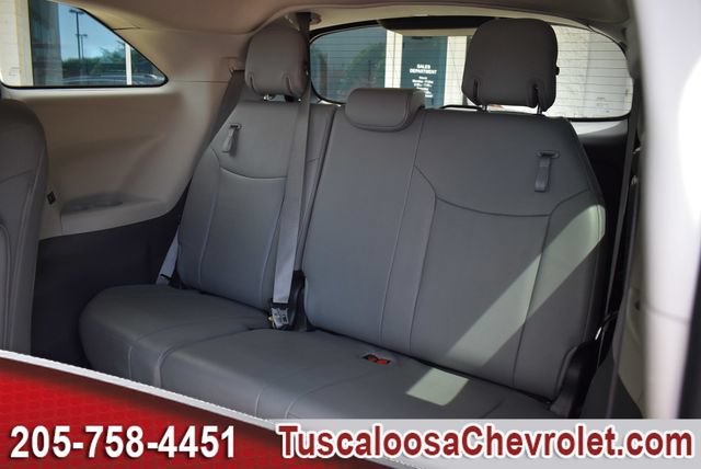 Used 2023 Toyota Sienna XLE FWD image 24