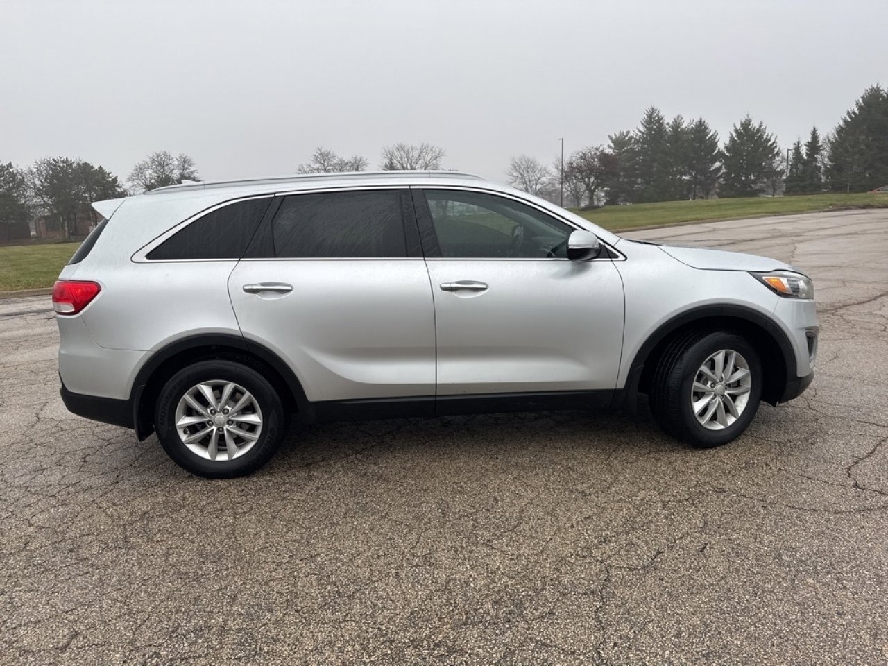 Used 2017 Kia Sorento LX w/ LX Convenience Package image 5