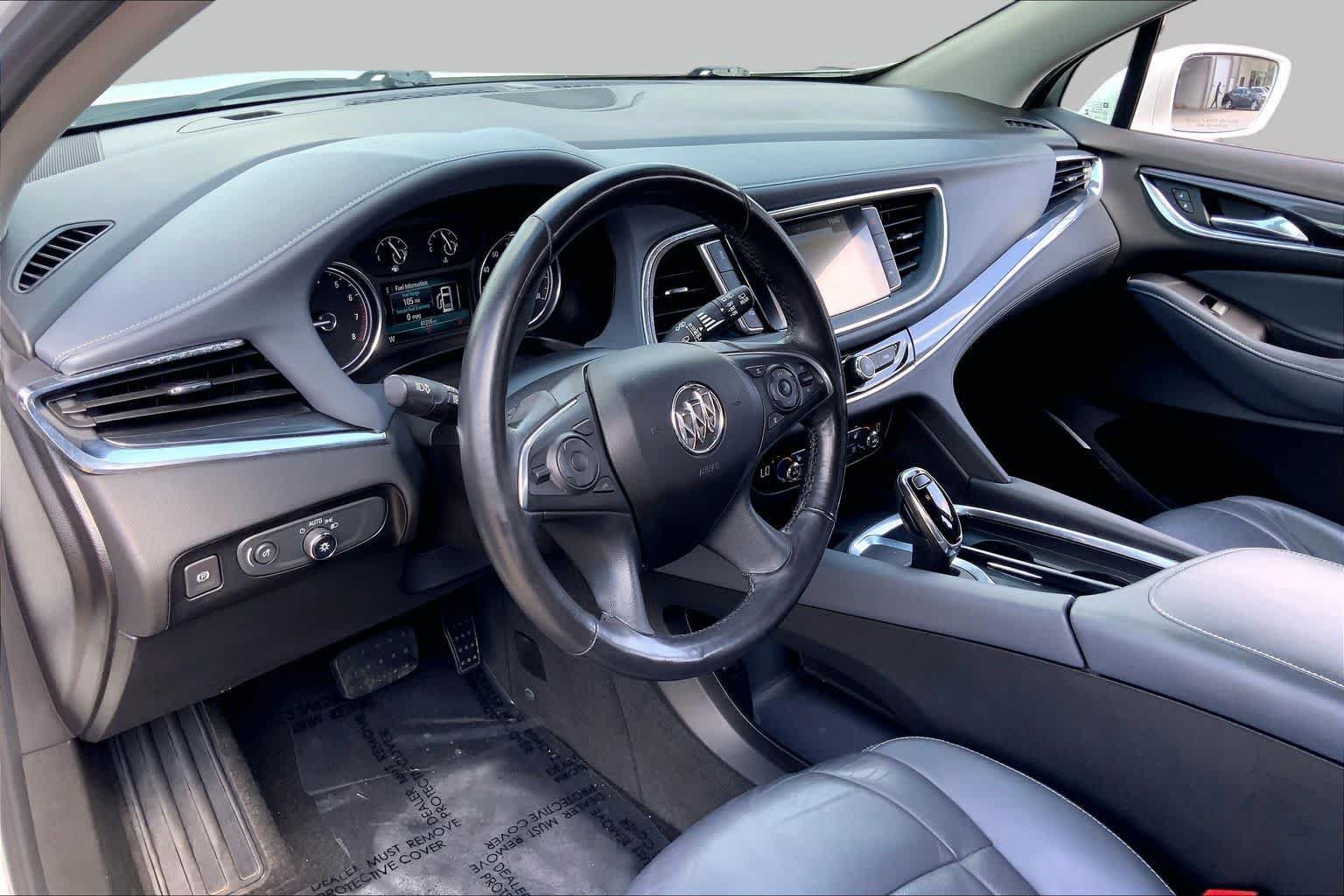 Used 2018 Buick Enclave Premium w/ Experience Buick Package FWD image 17