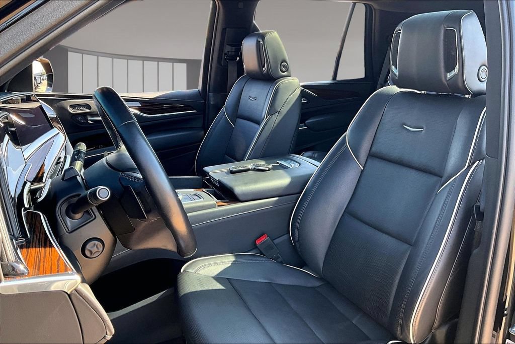 Used 2022 Cadillac Escalade Premium Luxury w/ Performance Package AWD/4WD image 27