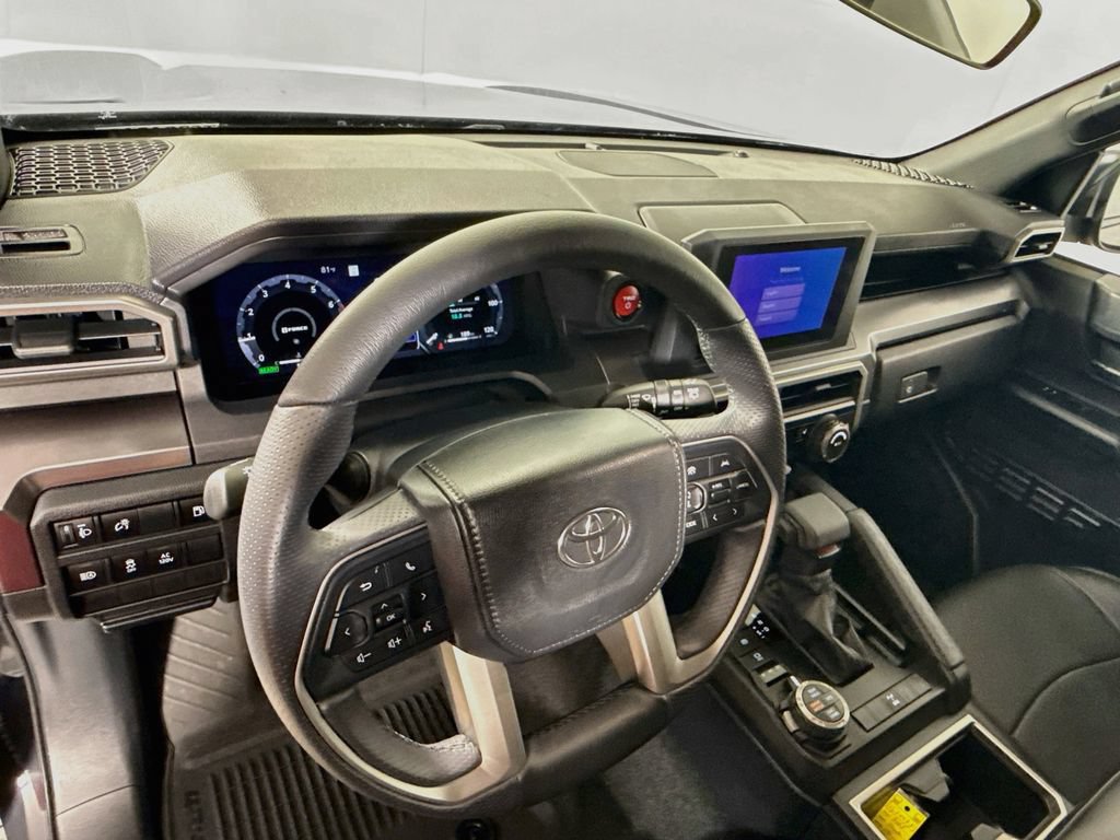 Certified 2025 Toyota 4Runner TRD Off-Road AWD/4WD image 9