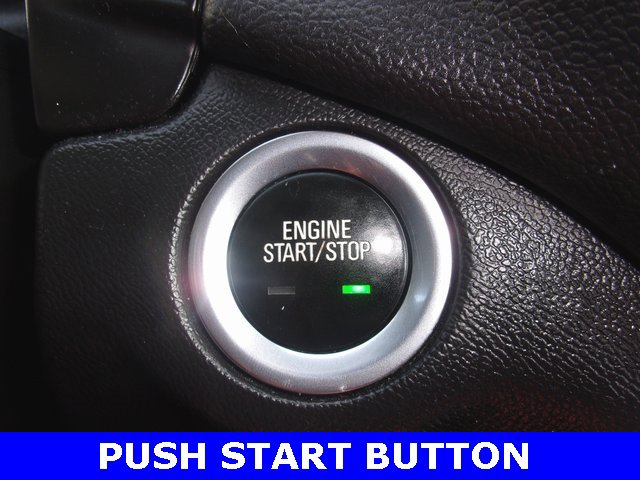 Used 2023 Chevrolet Equinox LT image 2