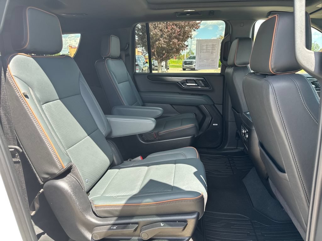 Certified 2025 GMC Yukon XL AT4 w/ AT4 Premium Package AWD/4WD image 44
