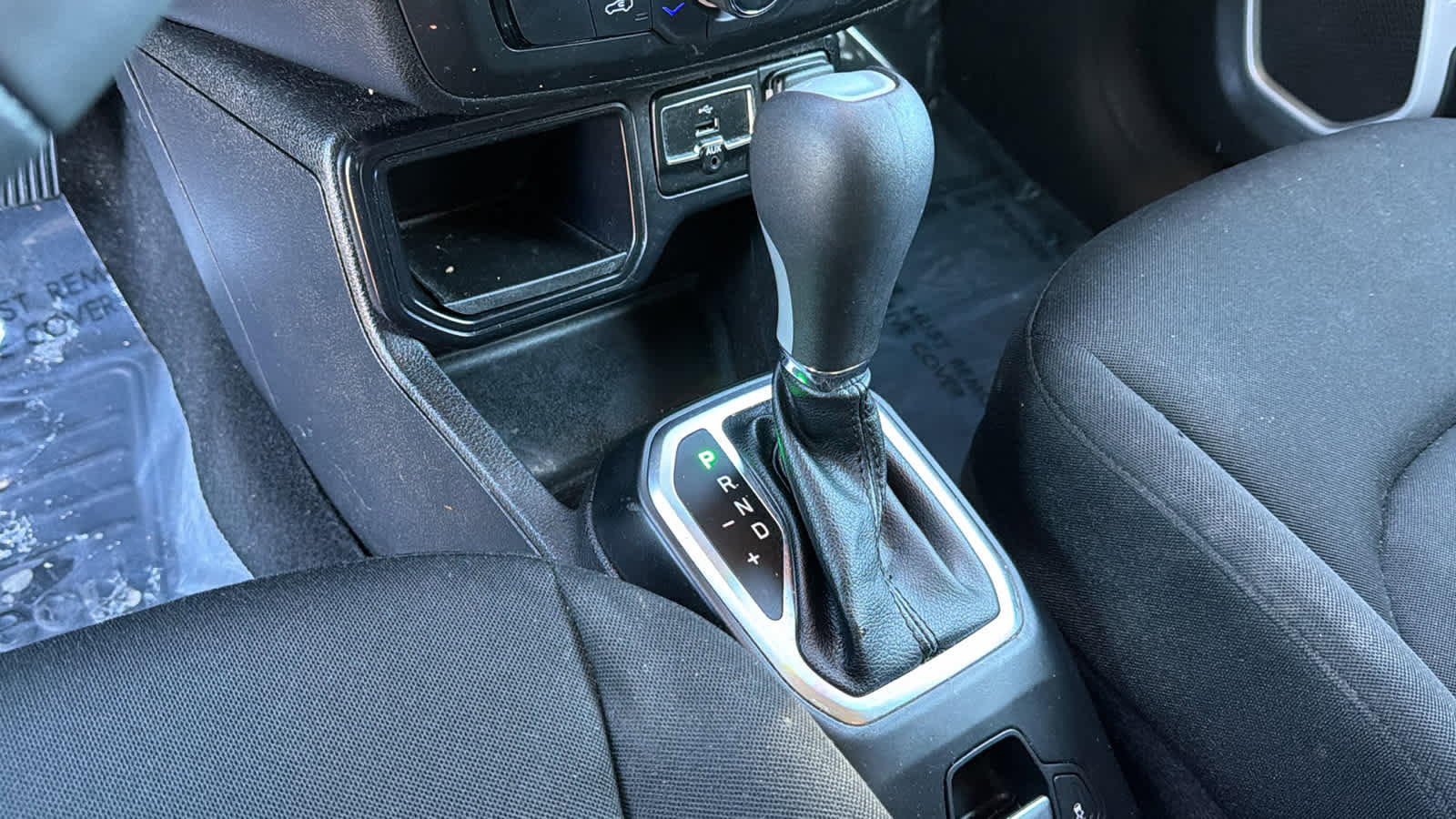 Used 2018 Jeep Renegade Latitude w/ UConnect 8.4 Nav Group image 12