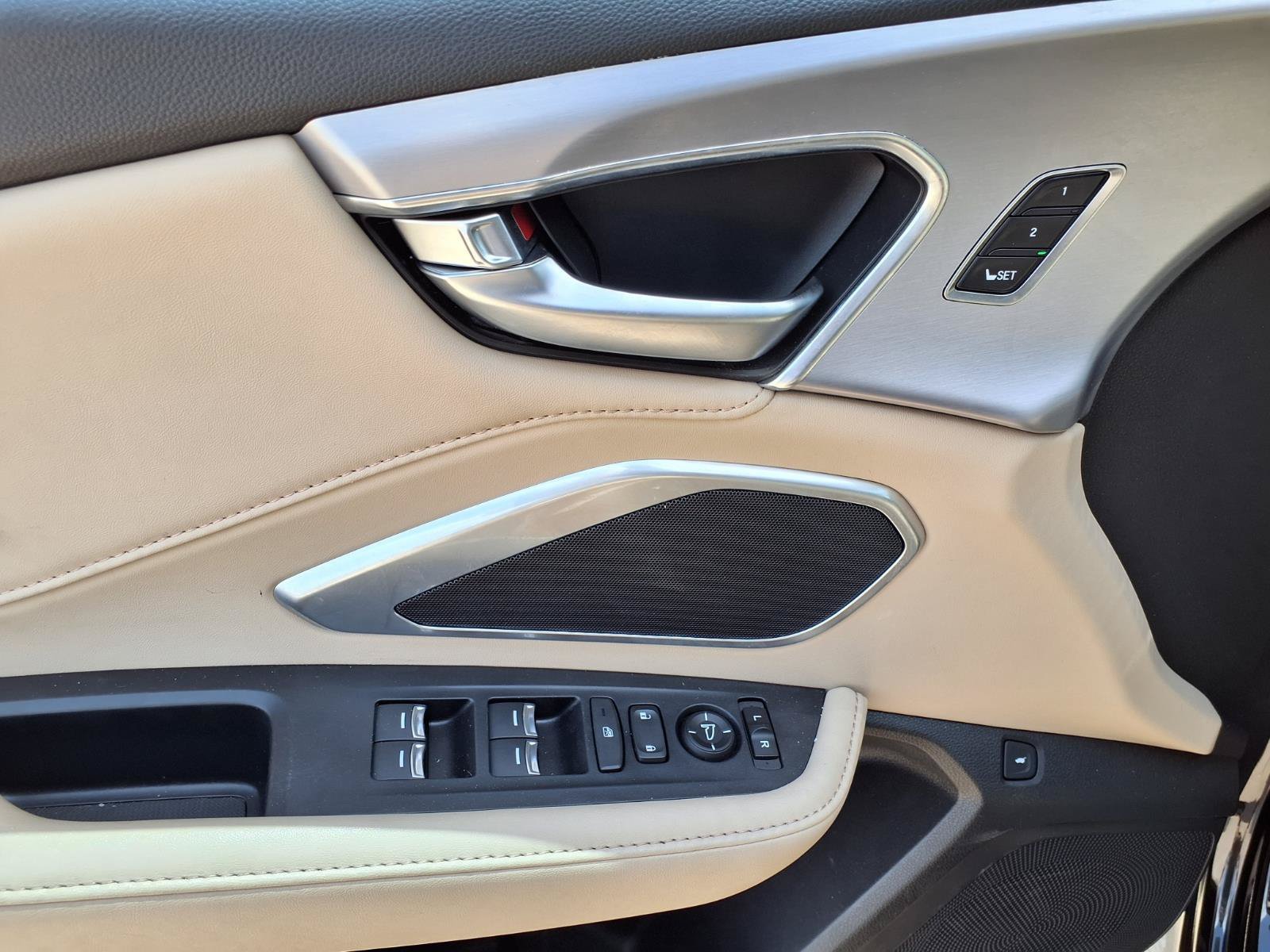 Used 2024 Acura RDX SH-AWD image 23