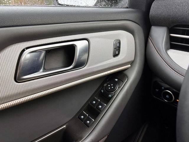 Used 2025 Ford Explorer Active w/ Active Comfort Package image 18
