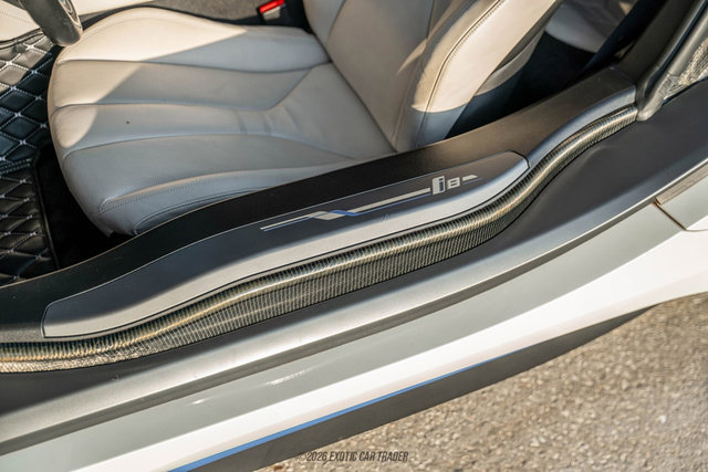 Used 2016 BMW i8 image 23