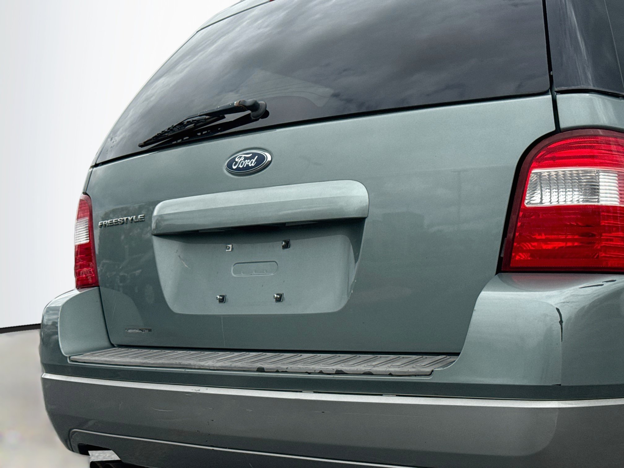 Used 2006 Ford Freestyle SE FWD image 6