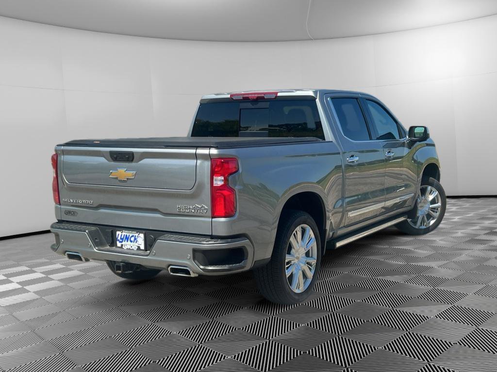Used 2025 Chevrolet Silverado 1500 High Country AWD/4WD image 4