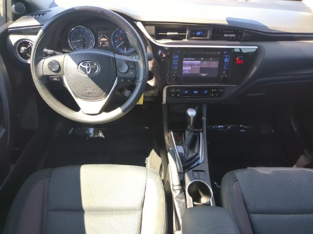 Used 2018 Toyota Corolla LE FWD image 16