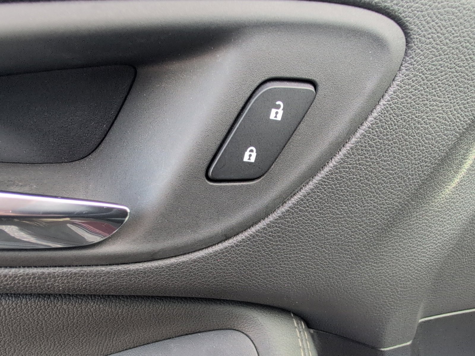 Used 2023 Buick Encore GX Preferred w/ Cold Weather Comfort Package image 14