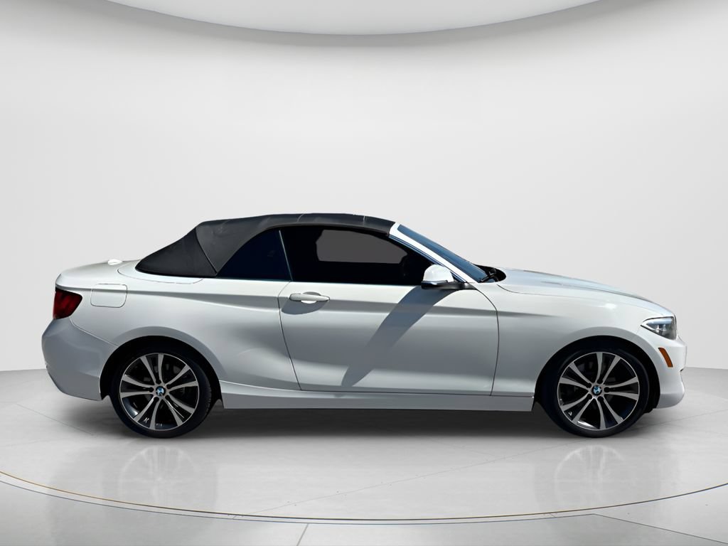 Used 2017 BMW 230i Convertible RWD image 4