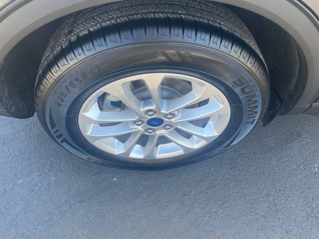 Used 2020 Ford Escape SE image 28