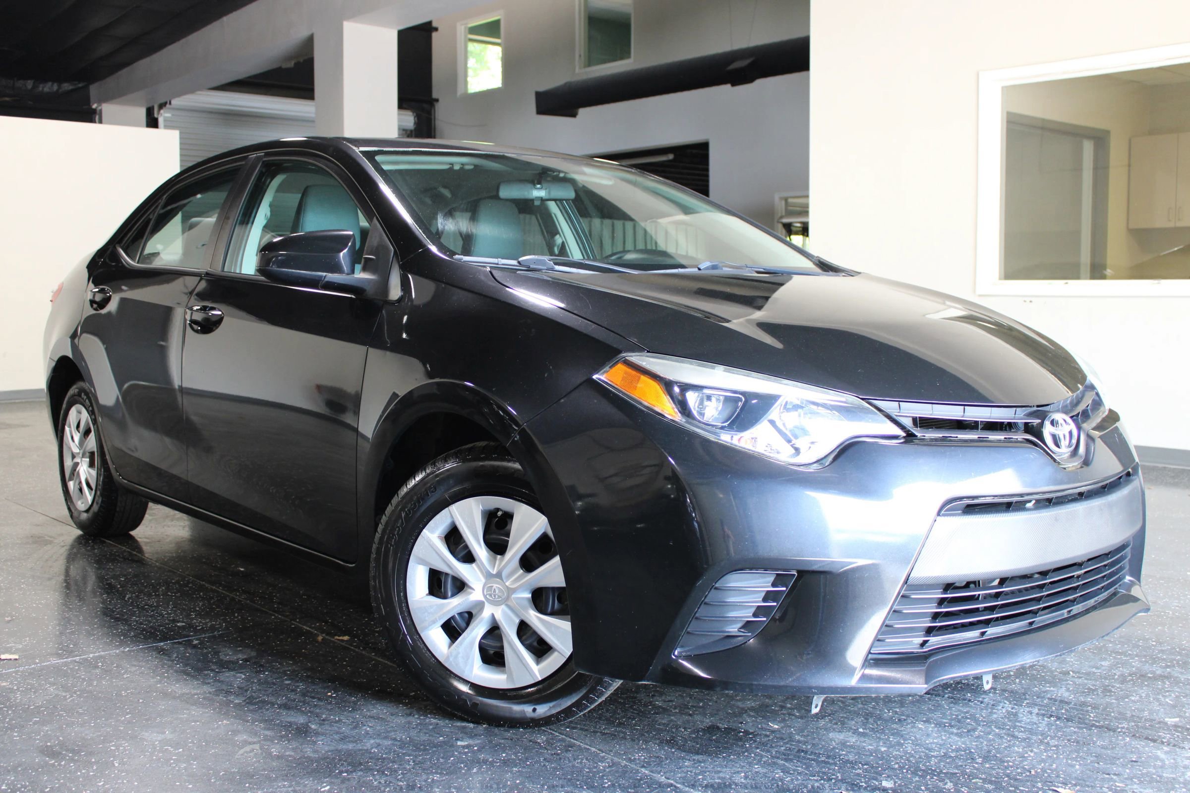 Used 2014 Toyota Corolla L FWD image 1