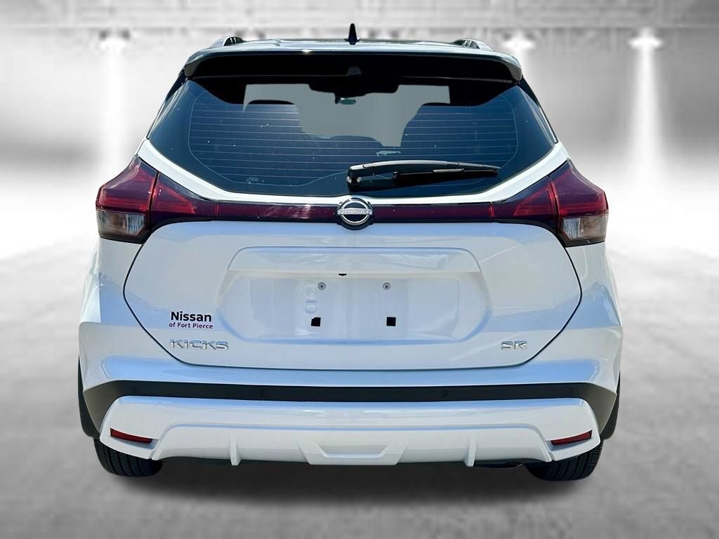 Certified 2024 Nissan Kicks SR w/ SR Premium Package FWD image 8