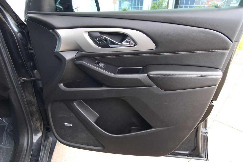 Used 2019 Chevrolet Traverse LT w/ LPO, Blackout Package AWD/4WD image 42