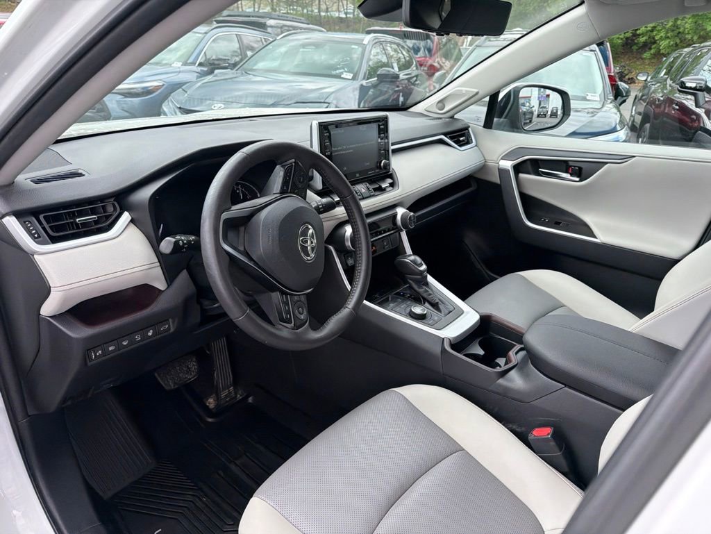 Used 2021 Toyota RAV4 Limited AWD/4WD image 24