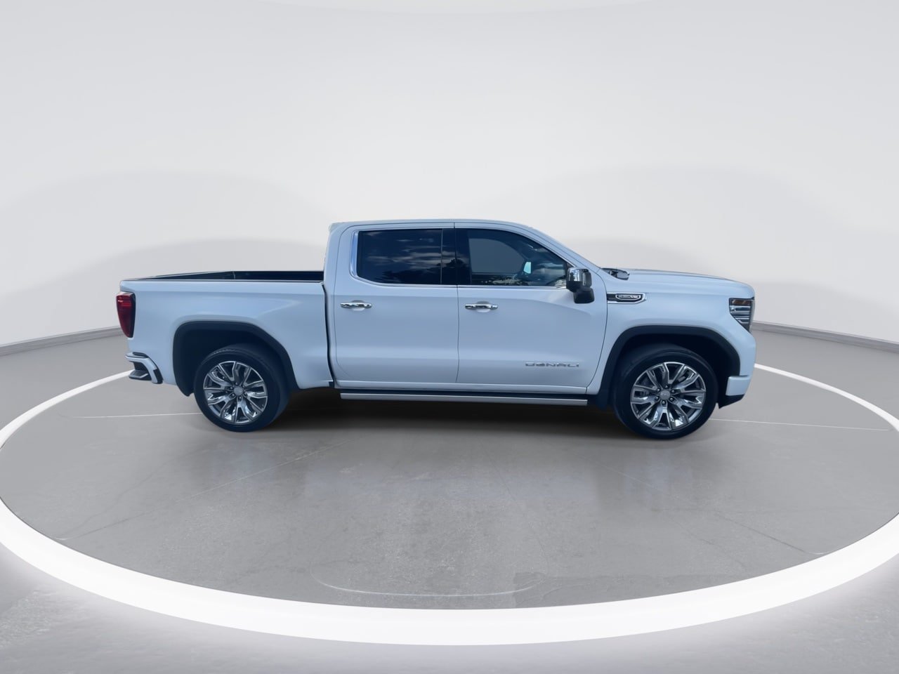 Used 2023 GMC Sierra 1500 Denali w/ Denali Reserve Package AWD/4WD image 22