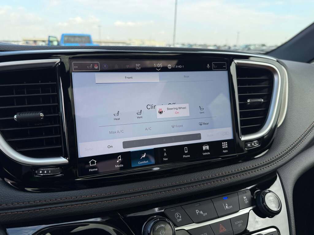 New 2026 Chrysler Pacifica Pinnacle image 37