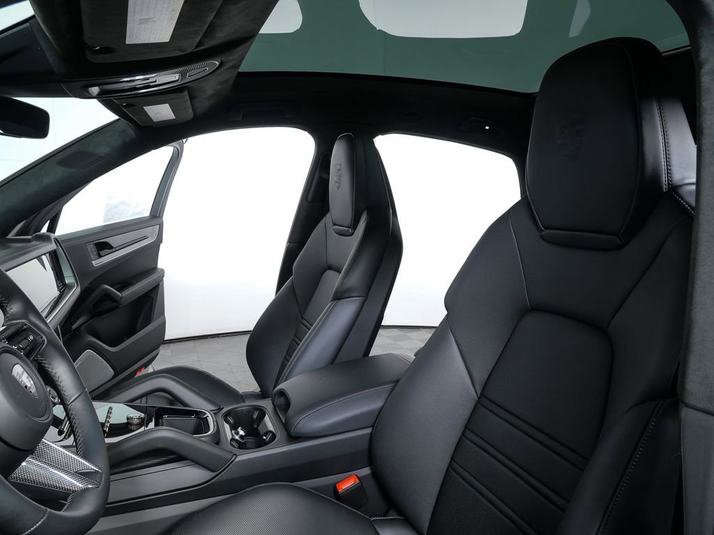 New 2026 Porsche Cayenne Turbo image 5