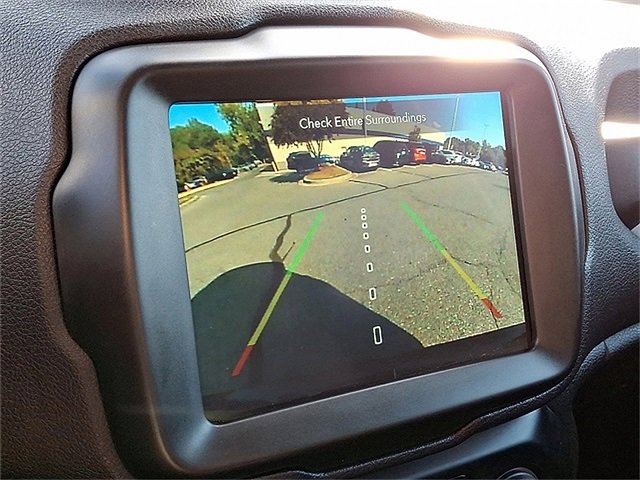 Used 2022 Jeep Renegade Latitude w/ Convenience Group image 18