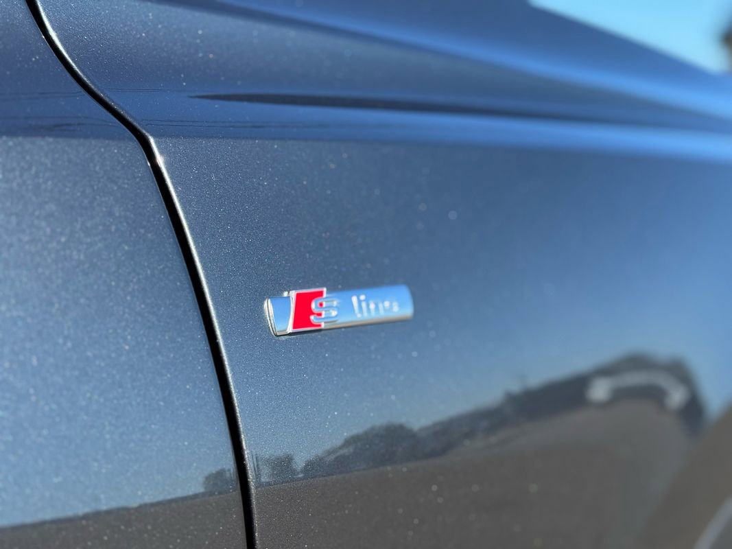 Used 2021 Audi Q8 Prestige image 11