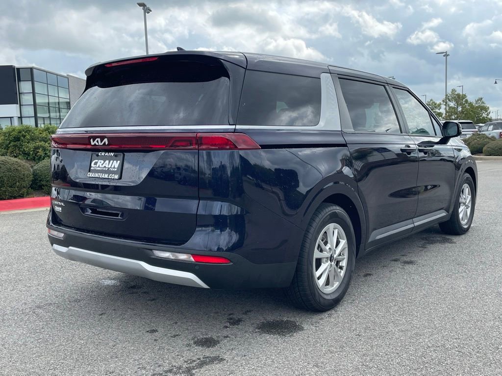 Used 2024 Kia Carnival LX image 8