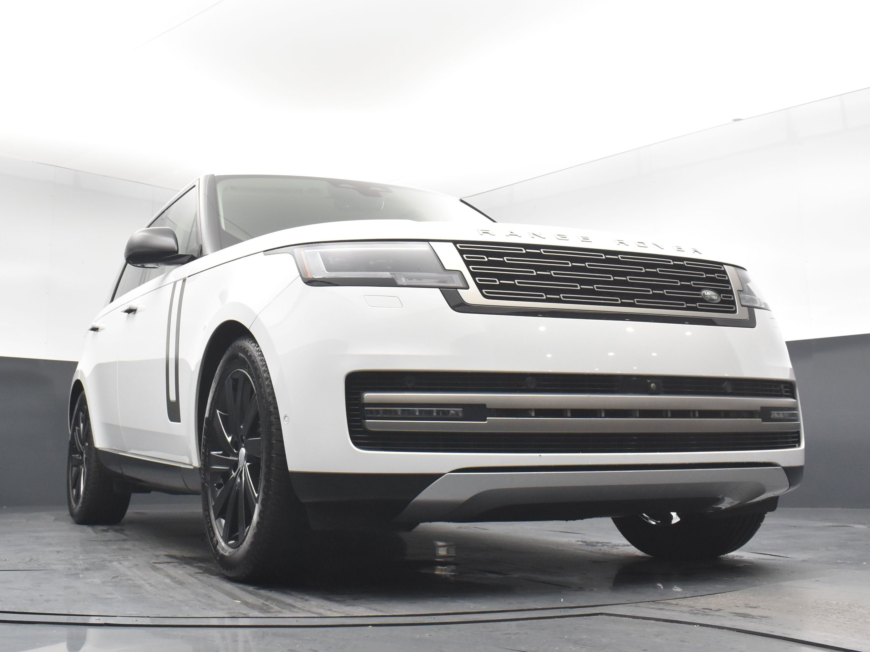 Used 2024 Land Rover Range Rover SE AWD/4WD image 21
