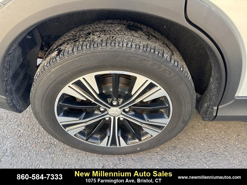 Used 2022 Mitsubishi Eclipse Cross SE image 9