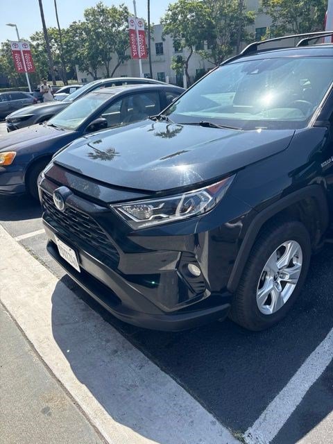 Used 2019 Toyota RAV4 XLE w/ Carpet Mat Package AWD/4WD image 2