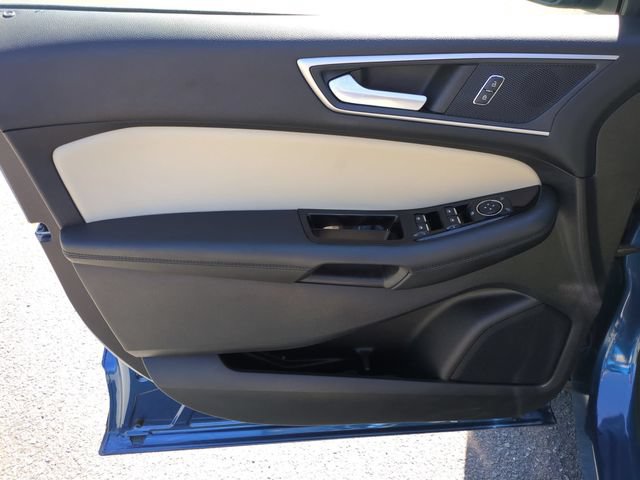 Used 2020 Ford Edge SEL w/ Convenience Package FWD image 12