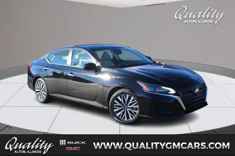 Used 2023 Nissan Altima 2.5 SV image 1