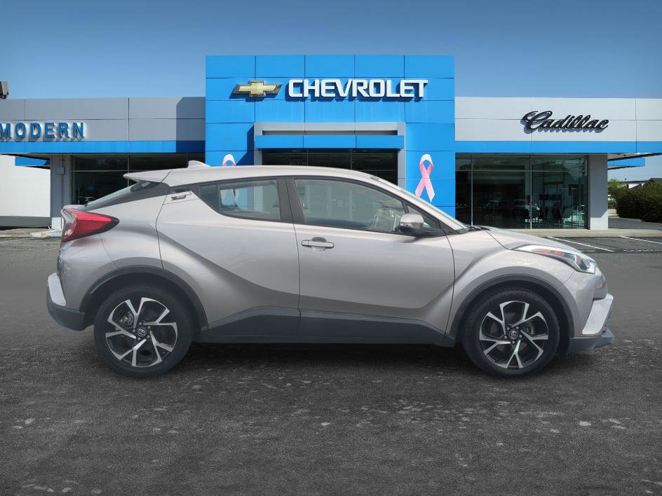 Used 2019 Toyota C-HR XLE FWD image 6