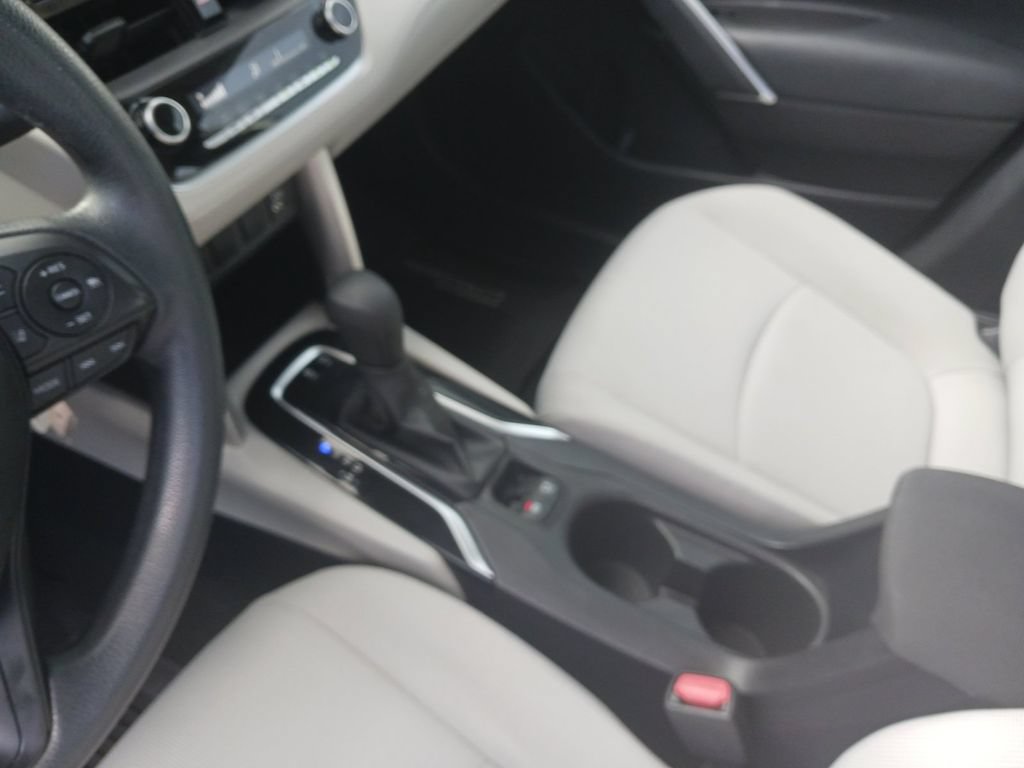 Used 2022 Toyota Corolla Cross L FWD image 11