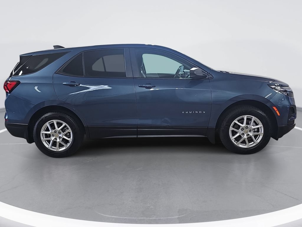 Certified 2024 Chevrolet Equinox LS w/ LS Convenience Package AWD/4WD image 2