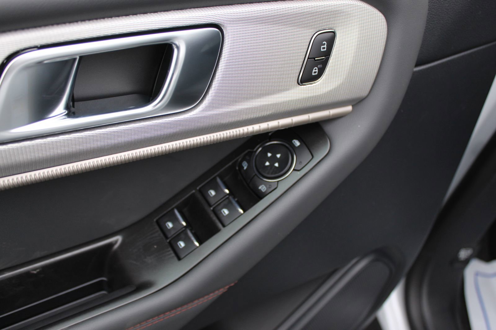 New 2026 Ford Explorer Active image 22