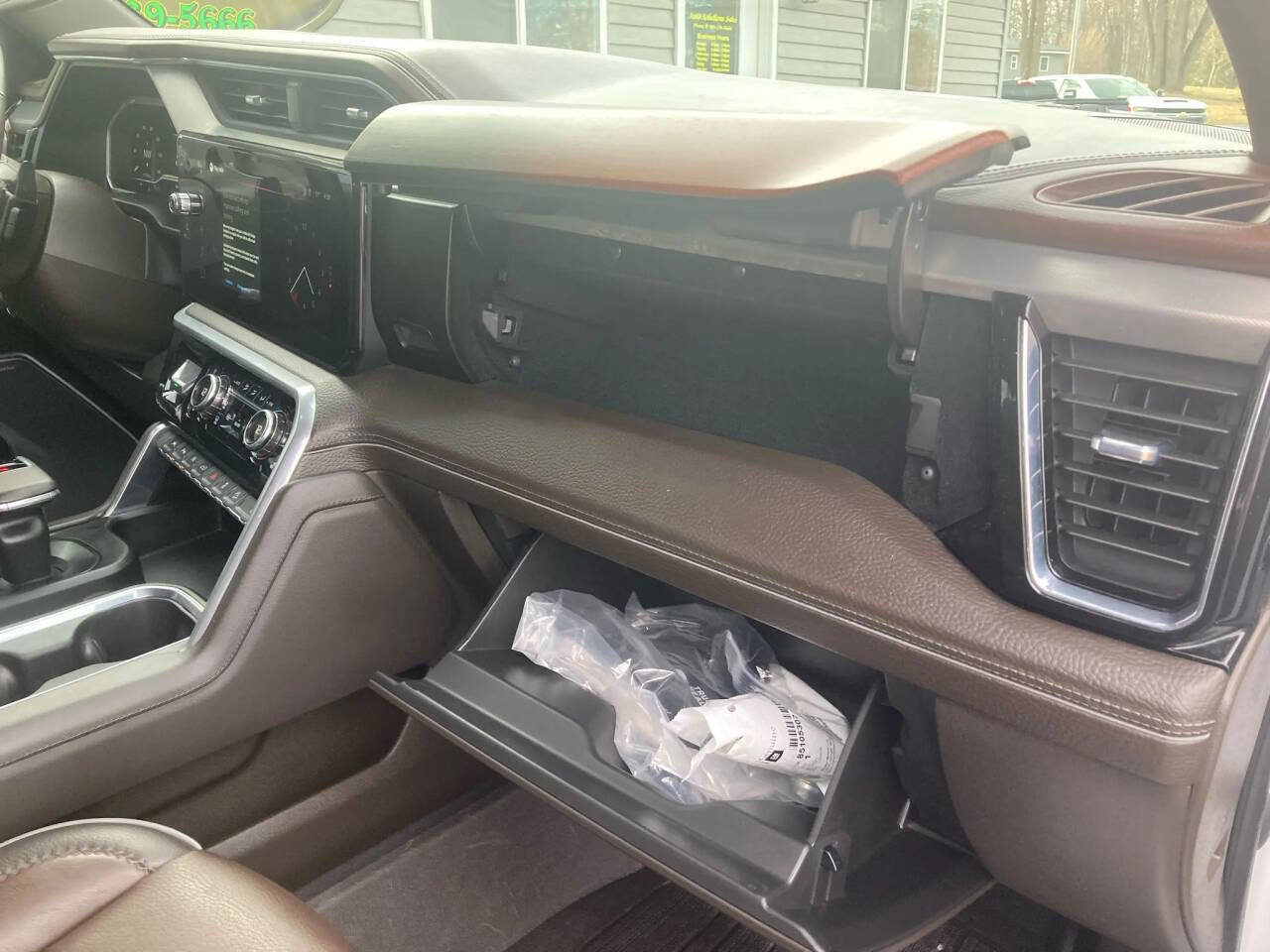 Used 2023 GMC Sierra 1500 Denali w/ Denali Reserve Package AWD/4WD image 9