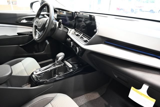 New 2026 Chevrolet Trax LT w/ Sunroof Package FWD image 13