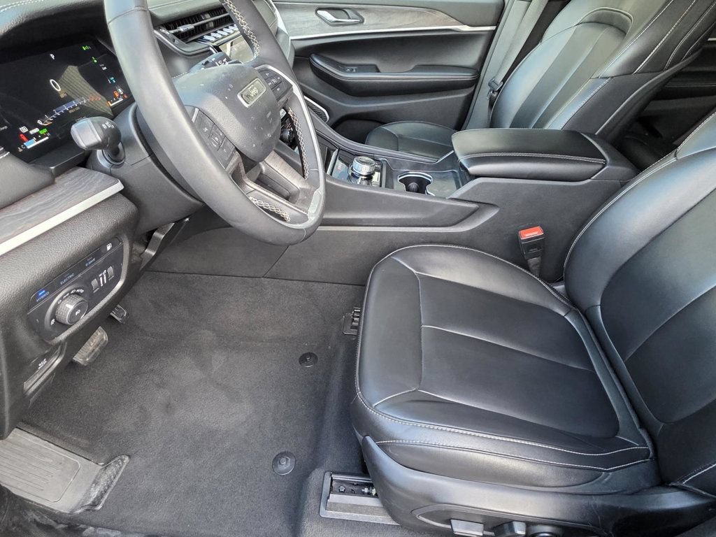 Used 2024 Jeep Grand Cherokee Limited 4xe AWD/4WD image 6