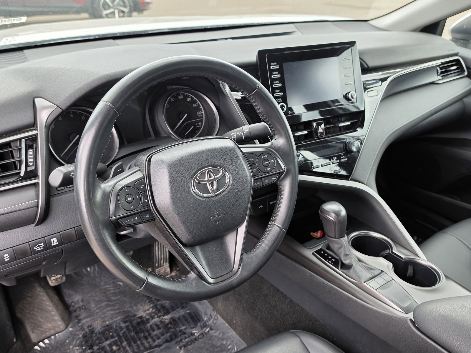 Used 2024 Toyota Camry SE image 19