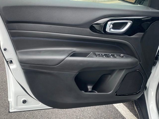 New 2026 Jeep Compass Latitude image 12